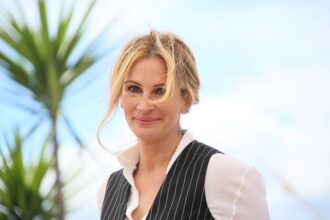 JULIA ROBERTS