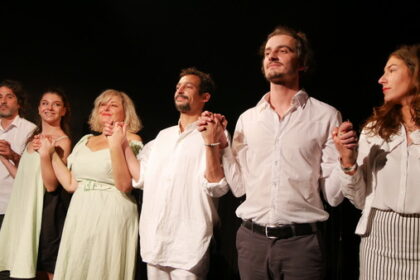 « Assez » au Théâtre Clavel à Paris