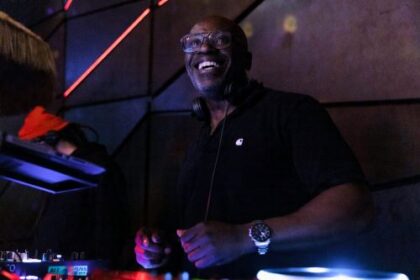 DJ SET
