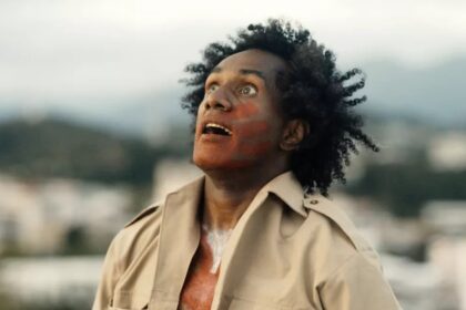 Rémy Hnaije : le premier mime kanak, un corps en mouvement pour raconter le monde