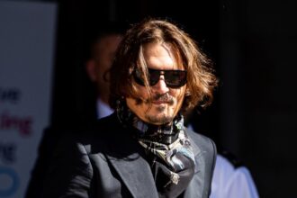 Day Drinker : Johnny Depp réapparaît méconnaissable