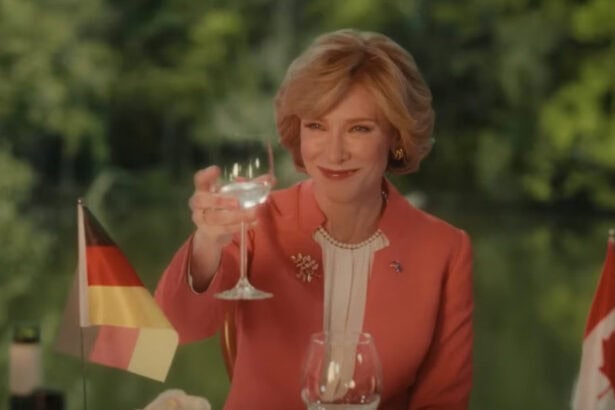 Le film réunit une distribution internationale prestigieuse — Cate Blanchett, Denis Ménochet, Charles Dance, Roy Dupuis — pour incarner les dirigeants d’un monde au bord du gouffre.