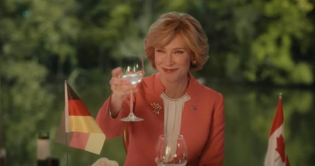 Le film réunit une distribution internationale prestigieuse — Cate Blanchett, Denis Ménochet, Charles Dance, Roy Dupuis — pour incarner les dirigeants d’un monde au bord du gouffre.