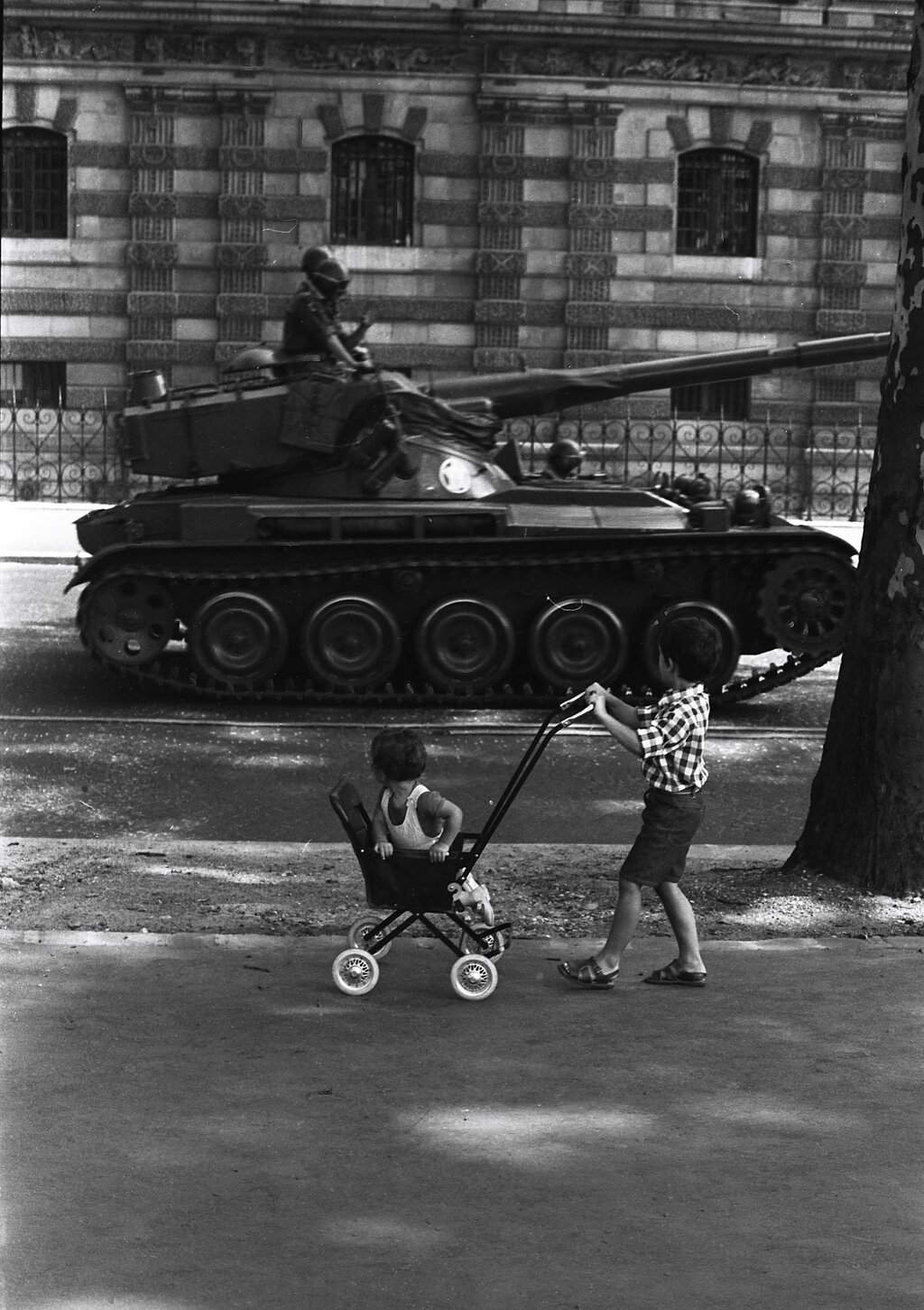 Robert Doisneau, Instants donnés : L’art de vivre en photos 6 Robert Doisneau, Instants donnés