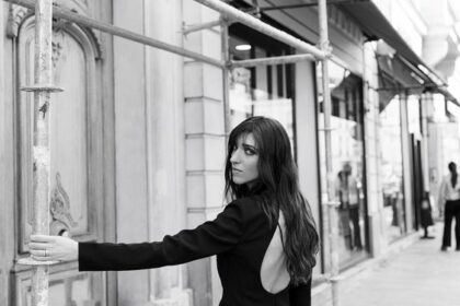 Avec Des Vies, Julia Guez esquisse une pop sensible et poétique