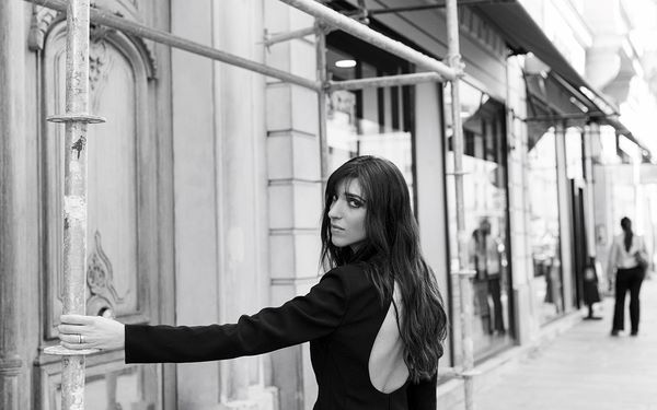Avec Des Vies, Julia Guez esquisse une pop sensible et poétique