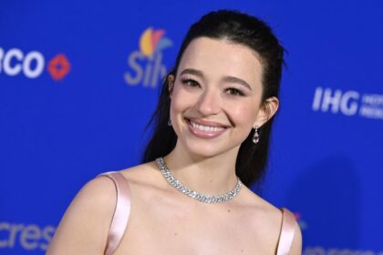 Mikey Madison et Kirsten Dunst plongent dans les ténèbres de Reptilia