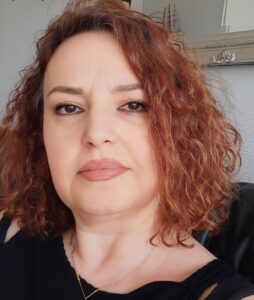 Mirela Leka Xhava - Vers l’ultime lumière 3 Mirela Leka Xhava, Auteure franco-albanaise