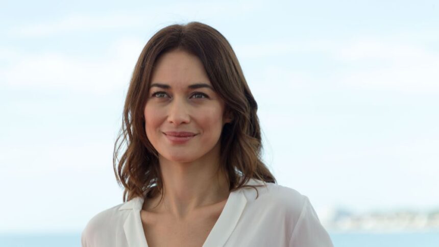 « Let God Sort It Out » avec Olga Kurylenko et Martin Freeman