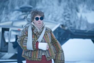 "L'Accident de piano" de Quentin Dupieux : Une comédie loufoque avec Adèle Exarchopoulos et Karim Leklou