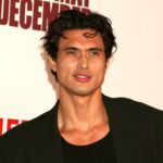 Sophie Thatcher et Charles Melton plongent dans "Her Private Hell" 2390287025