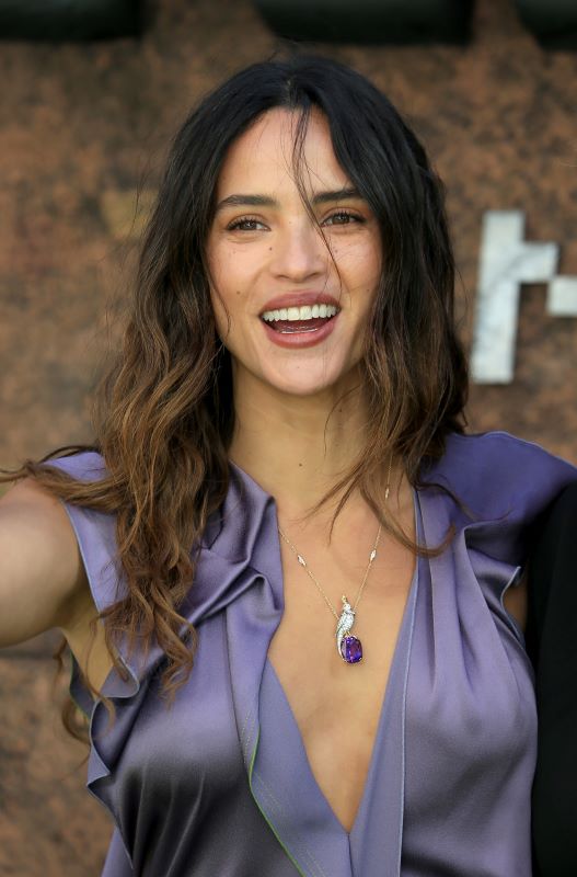 Adria Arjona face à Michael B. Jordan : un nouveau duo pour « L’Affaire Thomas Crown »