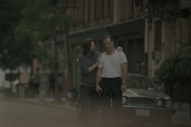 Jason Bateman et Jude Law, frères ennemis : Premières images de Black Rabbit