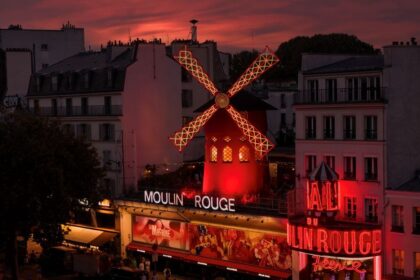 Les ailes du Moulin Rouge reprennent leur envol