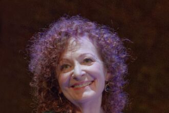 Arles : Nan Goldin dénonce la guerre à Gaza