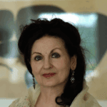 Exil et mémoire : que nous dit Hanan El Cheikh dans « La danse du paon » ?