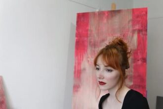 Morgane Ely - Hostess and Guests - à la Galerie Prima Paris