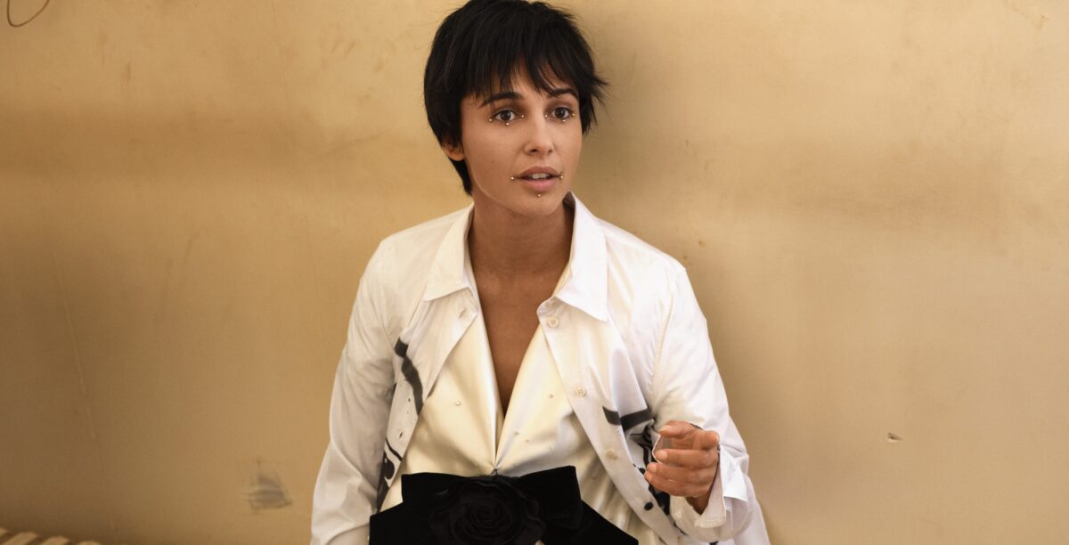 Naomi Scott dévoile Cut Me Loose : une ballade intime