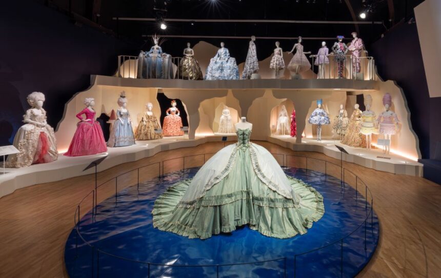 « Marie Antoinette Style » : une exposition d’envergure au V&A Londres