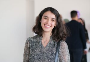 Hajar Ouhsine : Un café, deux âmes, un instant, une nouvelle au bord de la mer