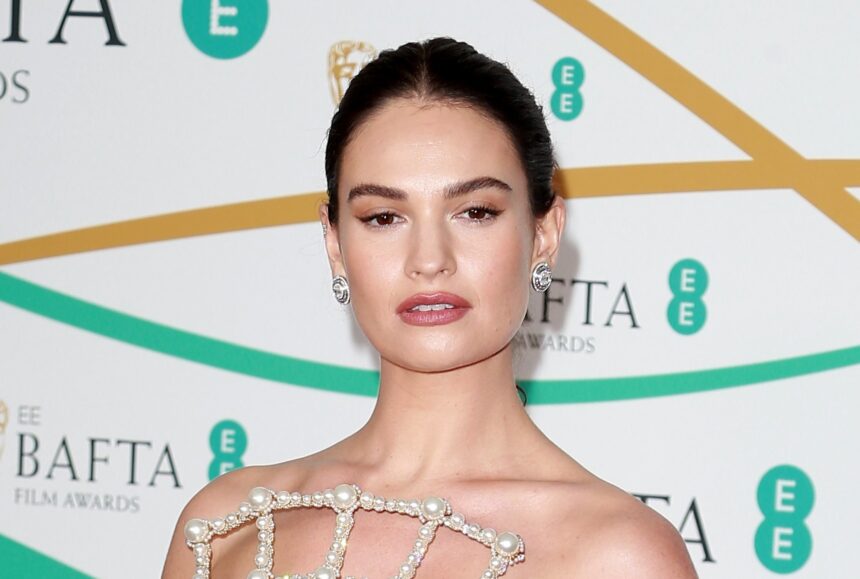 Lily James incarne Whitney Wolfe Herd dans Swipe 2265882241