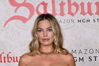 « Les Hauts de Hurlevent » : une première bande-annonce torride avec Margot Robbie et Jacob Elordi 2388558437