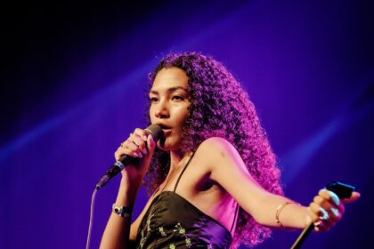 Olivia Dean signe son retour avec The Art of Loving 2330174585