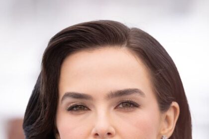 Zoey Deutch