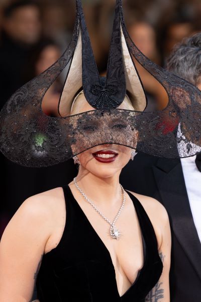 Lady Gaga dans Prada 2