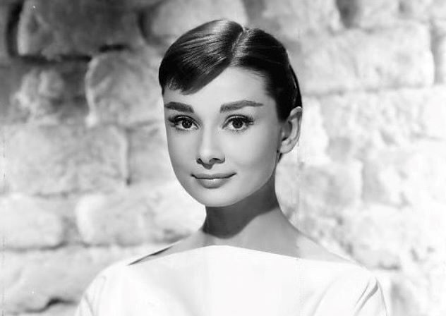 Audrey Hepburn incarnée par Thomasin McKenzie dans Dinner with Audrey