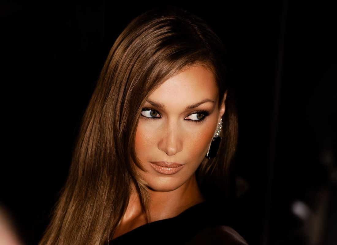 Bella Hadid et Ashton Kutcher, un duo inattendu pour la nouvelle création de Ryan Murphy