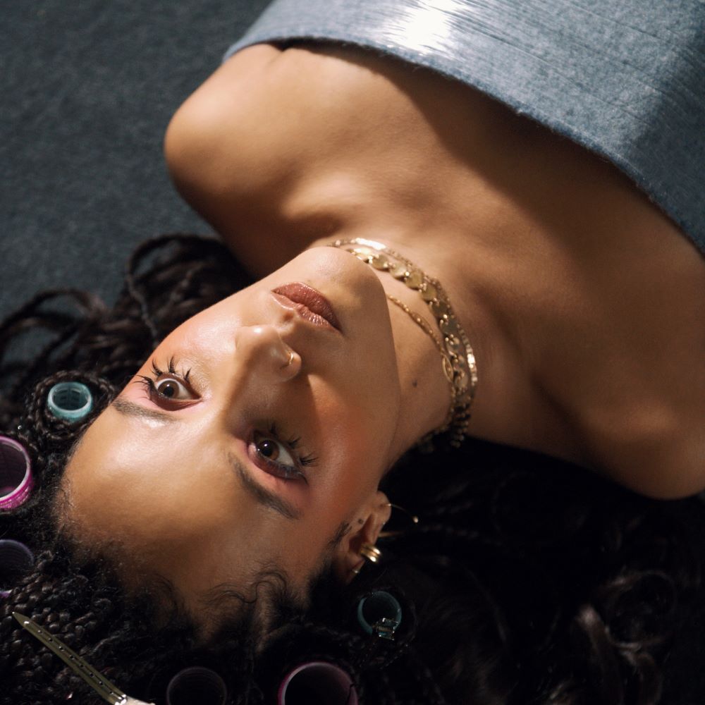 Lotti dévoile “Tu m’as roulé”, une confession lucide et entêtante