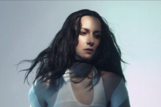 Iris Caltwait dévoile "Again, For The First Time"