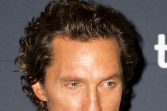 Positano : Matthew McConaughey retrouve le cinéma romantique face à Zoe Saldaña