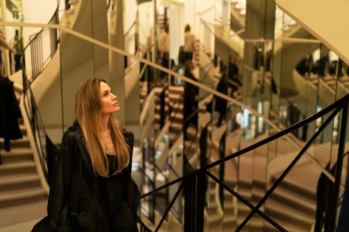 Avec Coutures, Angelina Jolie entre dans le cinéma français