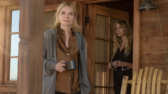 Michelle Pfeiffer dans « The Madison » 
