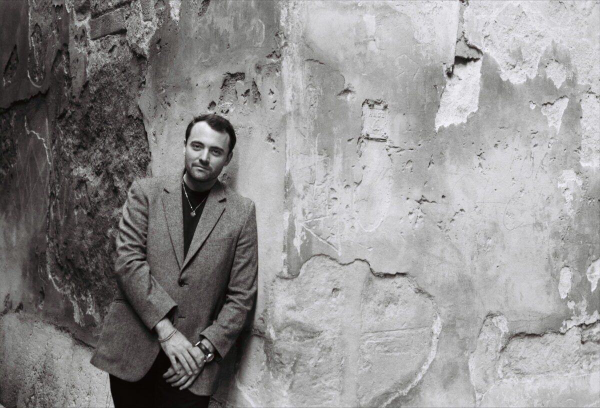 Charles Garatynski : une poésie du silence et des identités blessées