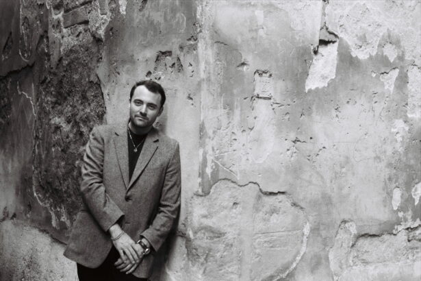 Charles Garatynski : une poésie du silence et des identités blessées