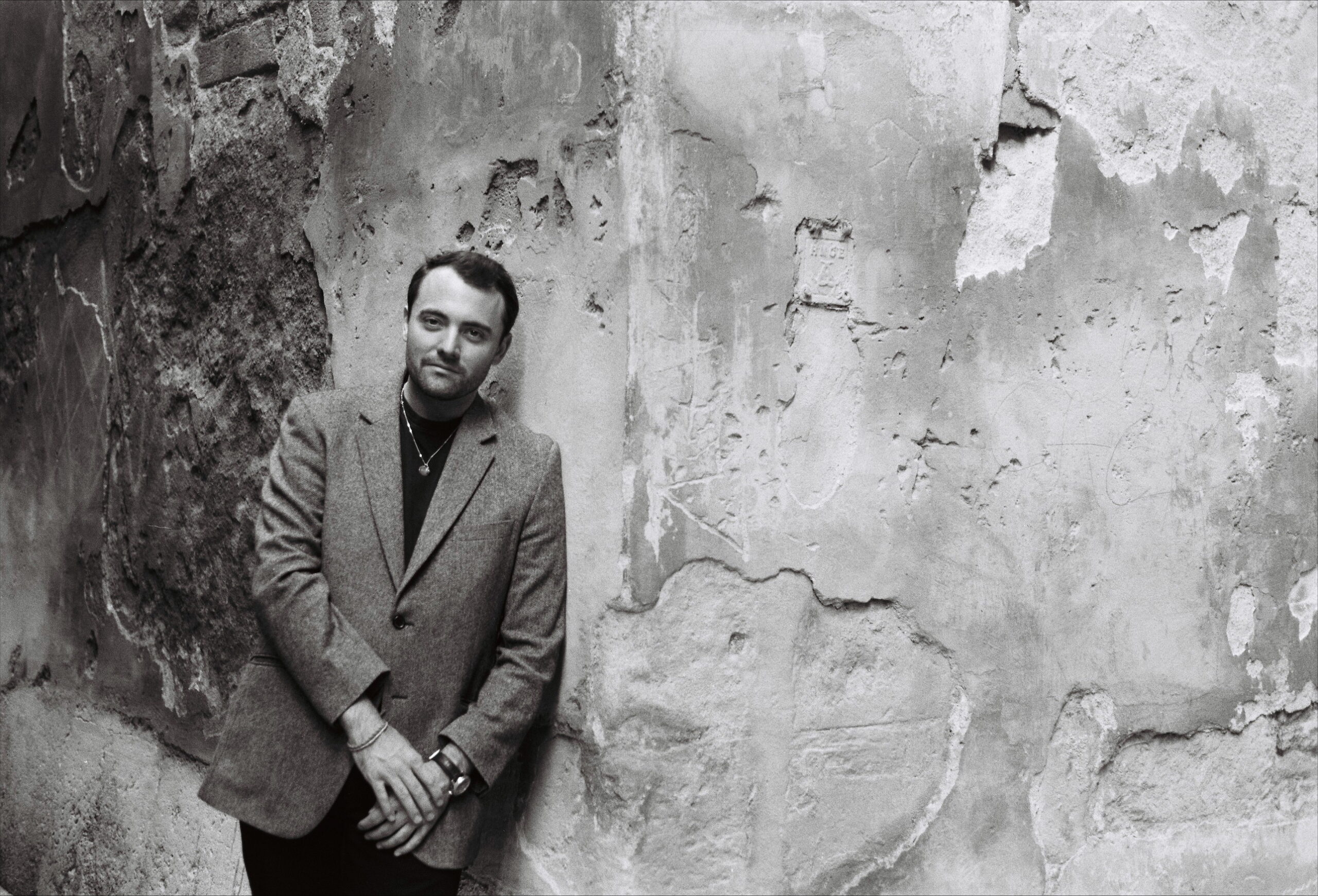 Charles Garatynski : une poésie du silence et des identités blessées