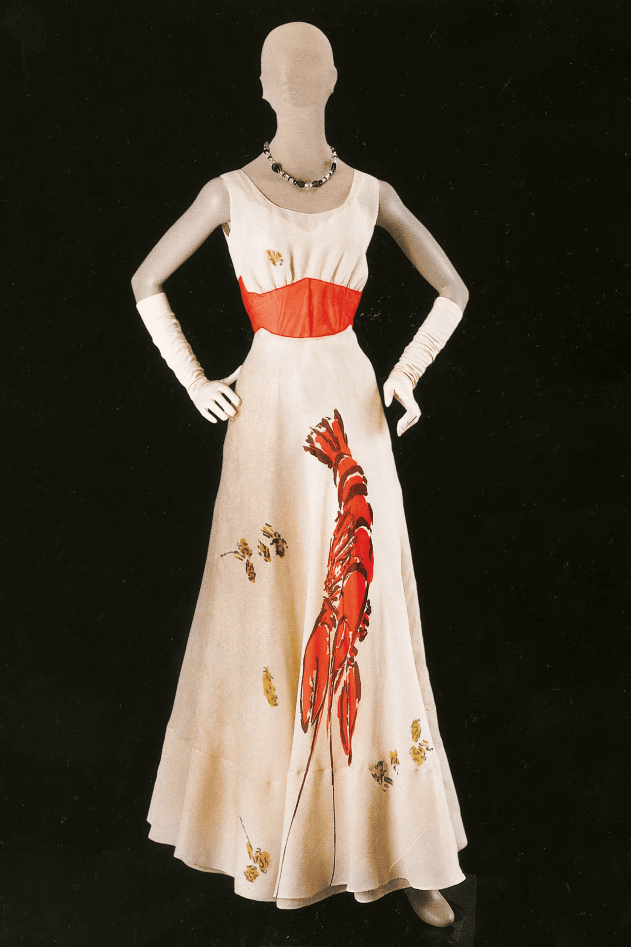 Schiaparelli : Fashion Becomes Art au V&A, la mode comme geste artistique