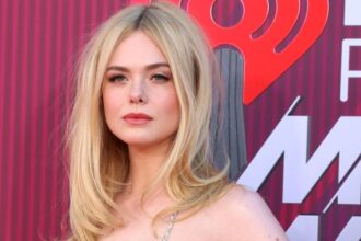 Rosebush Pruning (Tailler le rosier) avec Jamie Bell, Elle Fanning, Riley Keough, Callum Turner et Pamela Anderson : une première bande-annonce