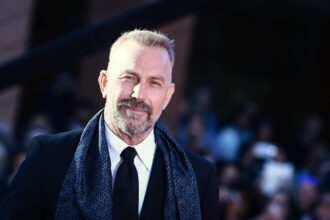 Honeymoon with Harry : Kevin Costner et Jake Gyllenhaal face à face dans une lune de miel contrariée