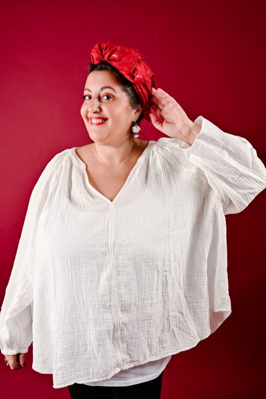 « Rouge Alchimie » de Nora Balile : quand la poésie devient lumière