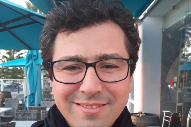 La mondialité de la poésie tunisienne d’Aymen Hacen