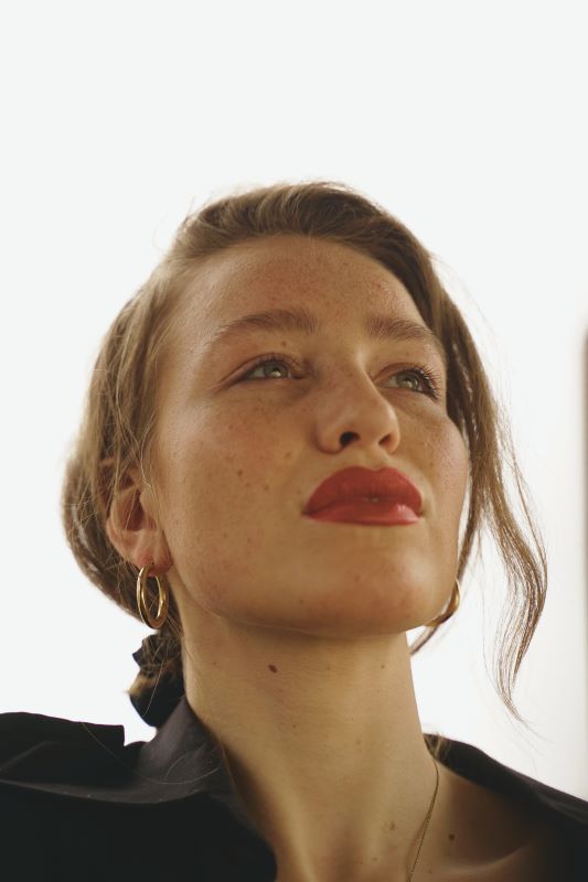 Marie Chaplet dévoile Love Me Like a River Does et annonce son premier EP live