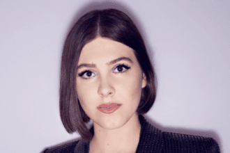 Chloé French explore les nuits entre Paris et New York dans son premier EP The NY Tapes