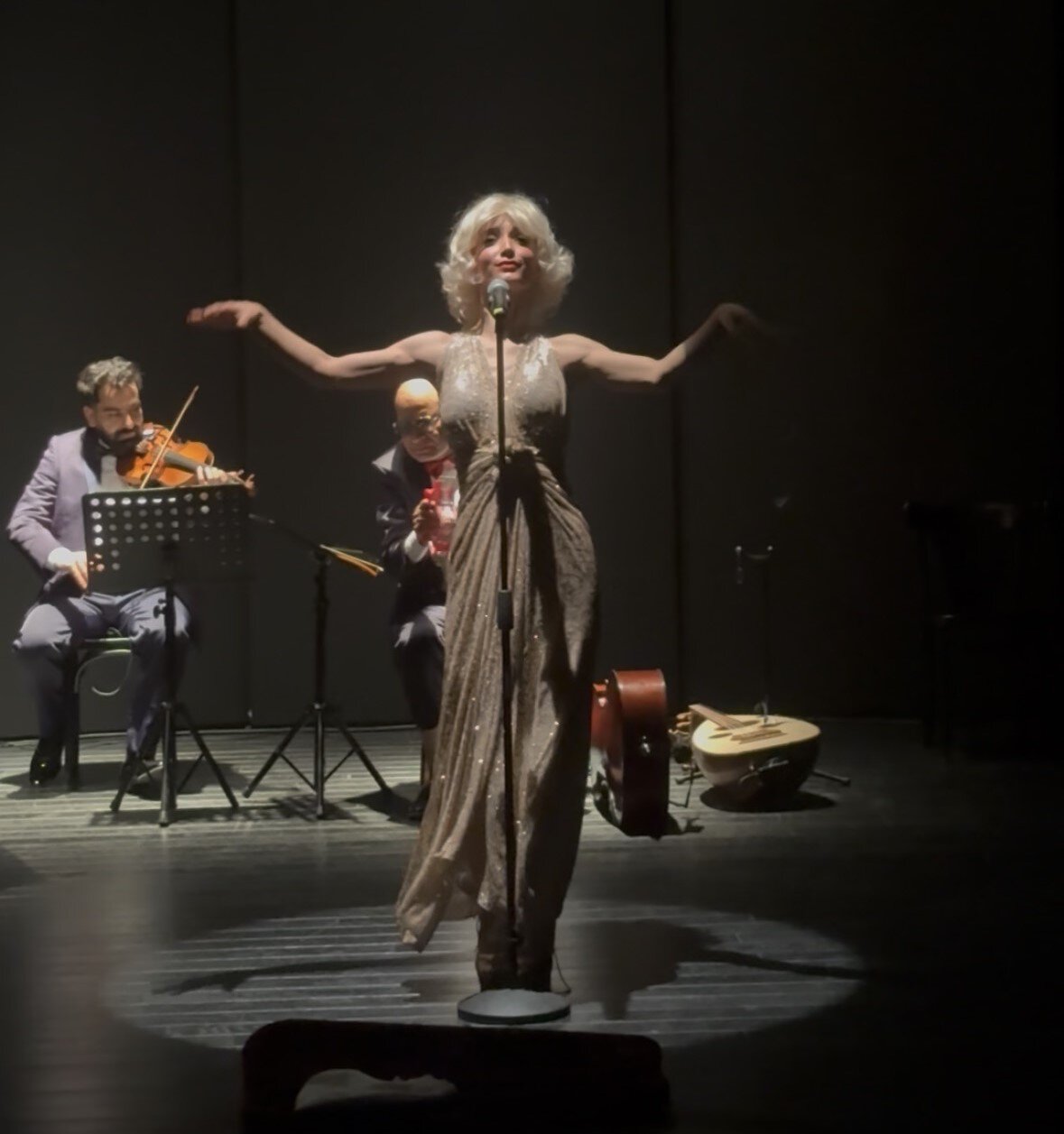 Au Vionlon de Fadhel Jaziri - Icharq Matar sur scène à Paris