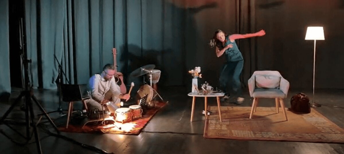 Festival d’Avignon 2026 : Audrey Lamarque explore les mémoires familiales dans un seule-en-scène