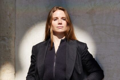 Aux Franciscaines, Clara Rivault crée un vitrail monumental pour les 5 ans du lieu