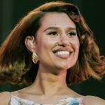 RAYE : comment une chanteuse rejetée par son label est devenue le symbole de la liberté artistique